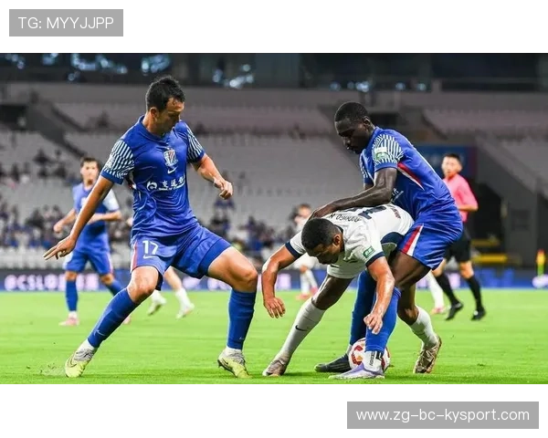 上海申花拉唐前场策动快速配合